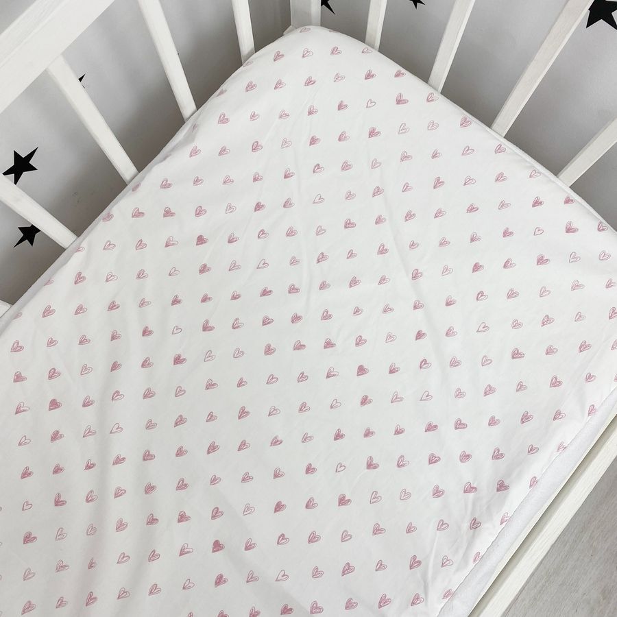 Водонепроникне простирадло на гумці 120х60 см для дівчинки Oh My Kids "Pink Hearts"