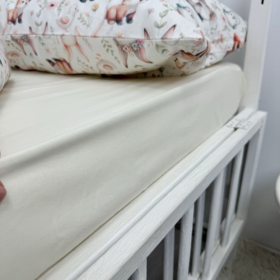 Комплект дитячої постільної білизни у ліжечко 120х60 см Oh My Kids &laquo;Зайчики лисички&raquo; молочний