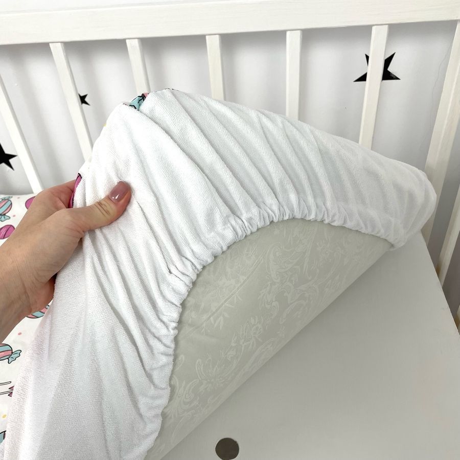Детская водонепроницаемая простынь 120х60 см на резинке Oh My Kids "Леденцы"