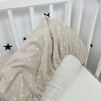 Натуральная простыня на резинке 120х60 см OMK "Beige Dots" ранфорс